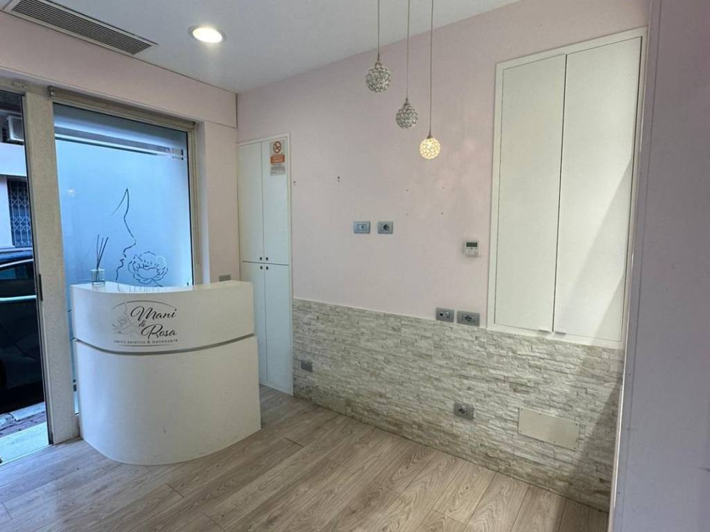 negozio in vendita a Cisterna di Latina