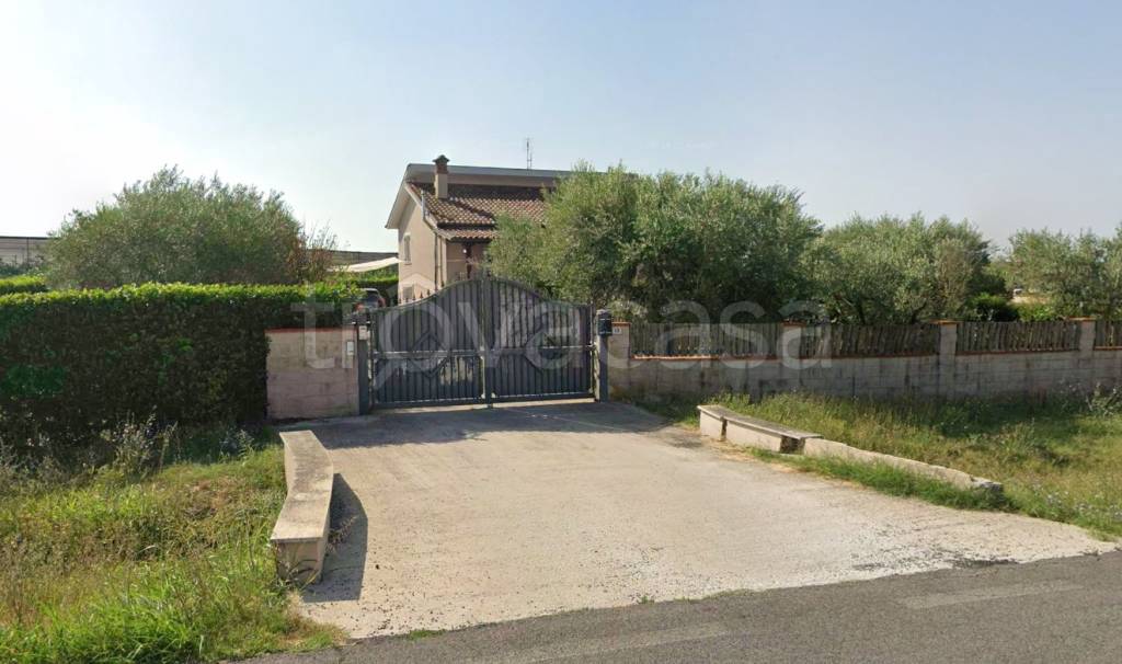 casa indipendente in vendita a Cisterna di Latina