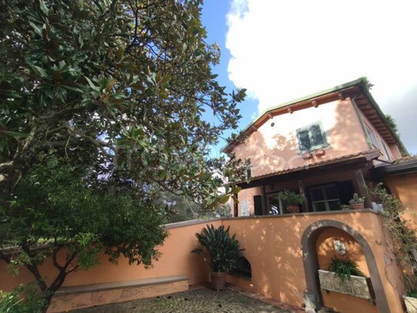 casa indipendente in vendita a Cisterna di Latina