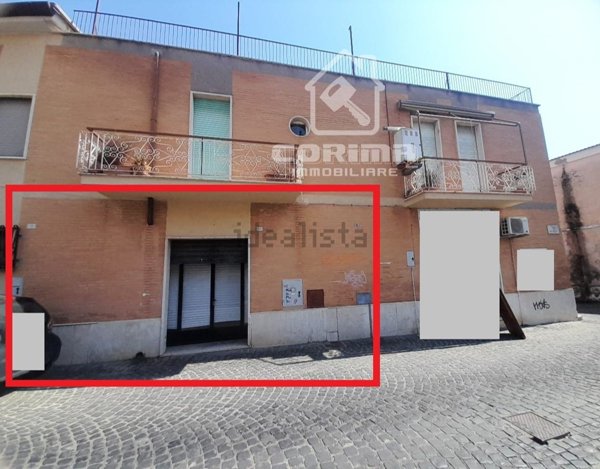locale commerciale in vendita a Cisterna di Latina