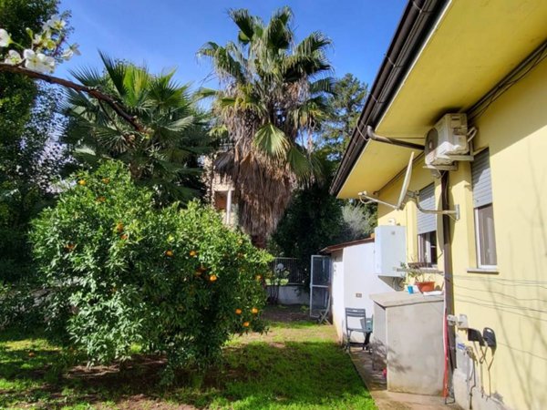 casa indipendente in vendita a Cisterna di Latina