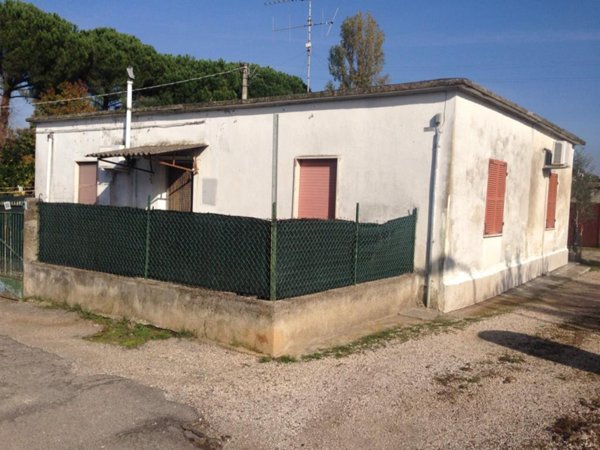 casa indipendente in vendita a Cisterna di Latina