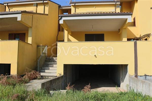 casa indipendente in vendita a Cisterna di Latina