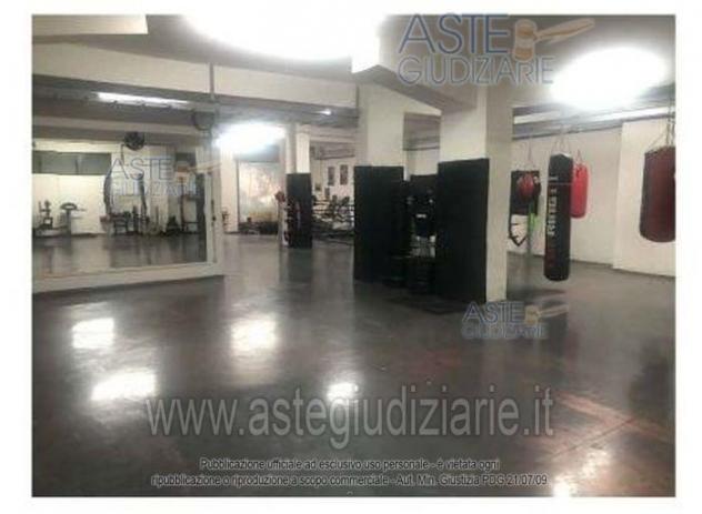 locale commerciale in vendita a Cisterna di Latina