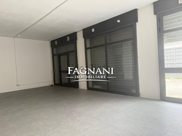 locale commerciale in vendita a Cisterna di Latina