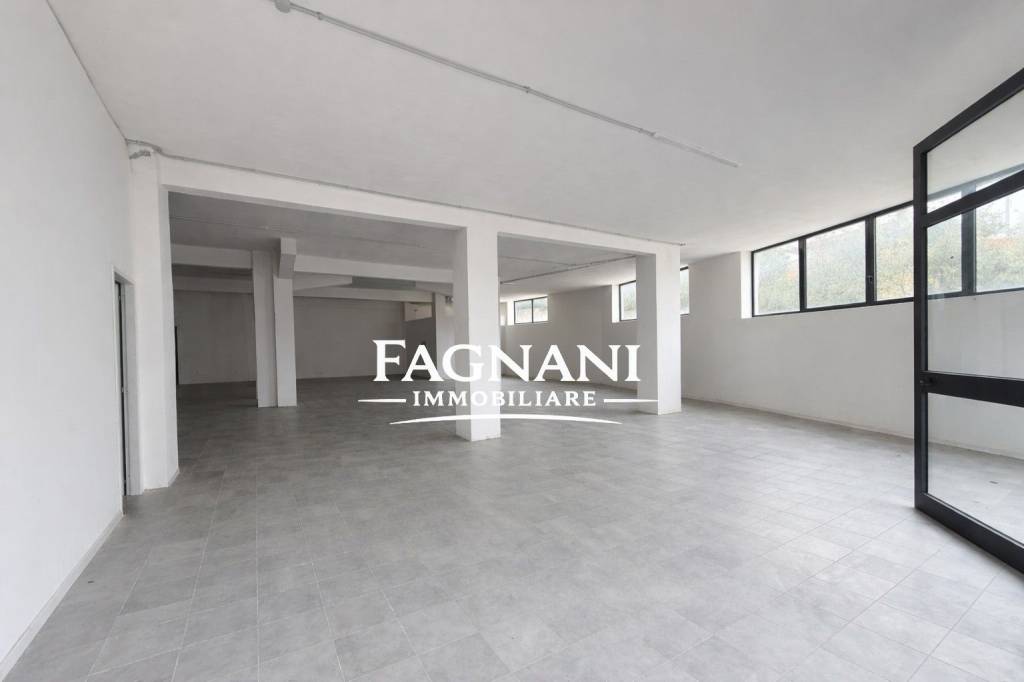 locale commerciale in vendita a Cisterna di Latina