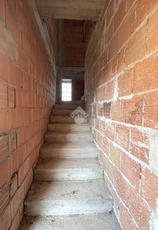 appartamento in vendita a Cisterna di Latina in zona Borgo Flora