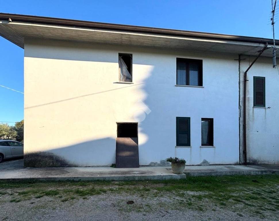 appartamento in vendita a Cisterna di Latina in zona Borgo Flora