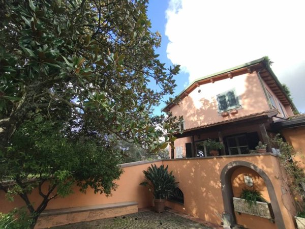 casa indipendente in vendita a Cisterna di Latina