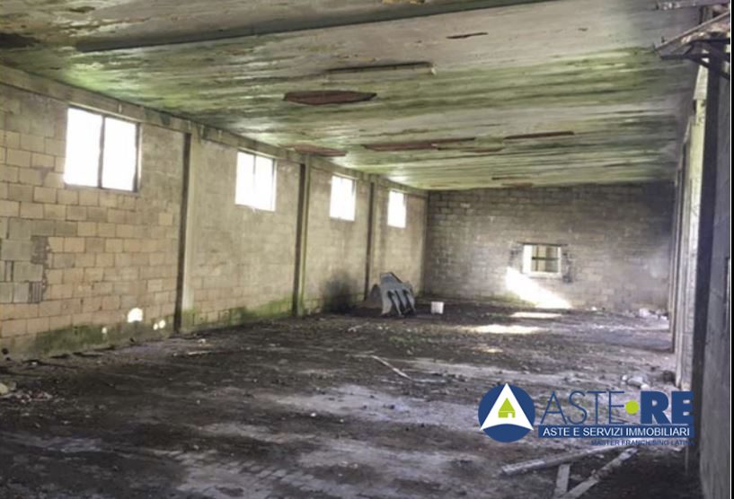 capannone in vendita a Cisterna di Latina