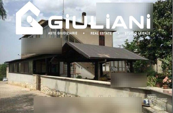 casa indipendente in vendita a Cisterna di Latina