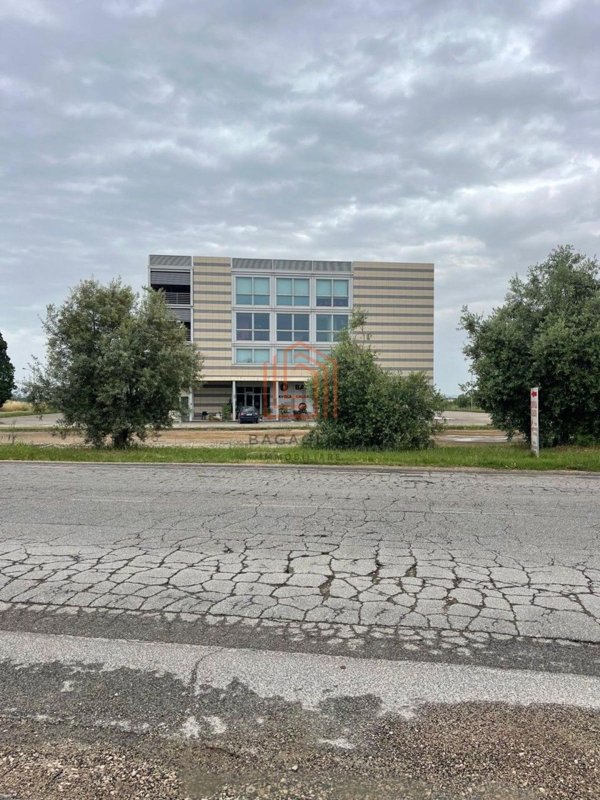 ufficio in vendita a Cisterna di Latina