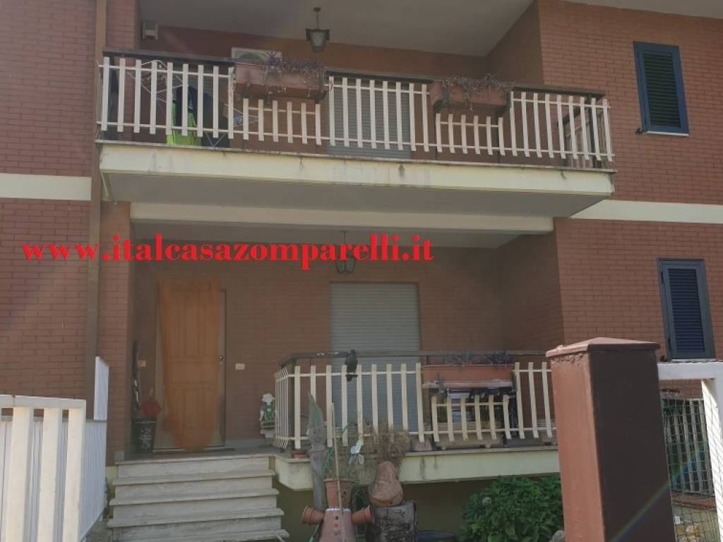 casa indipendente in vendita a Cisterna di Latina