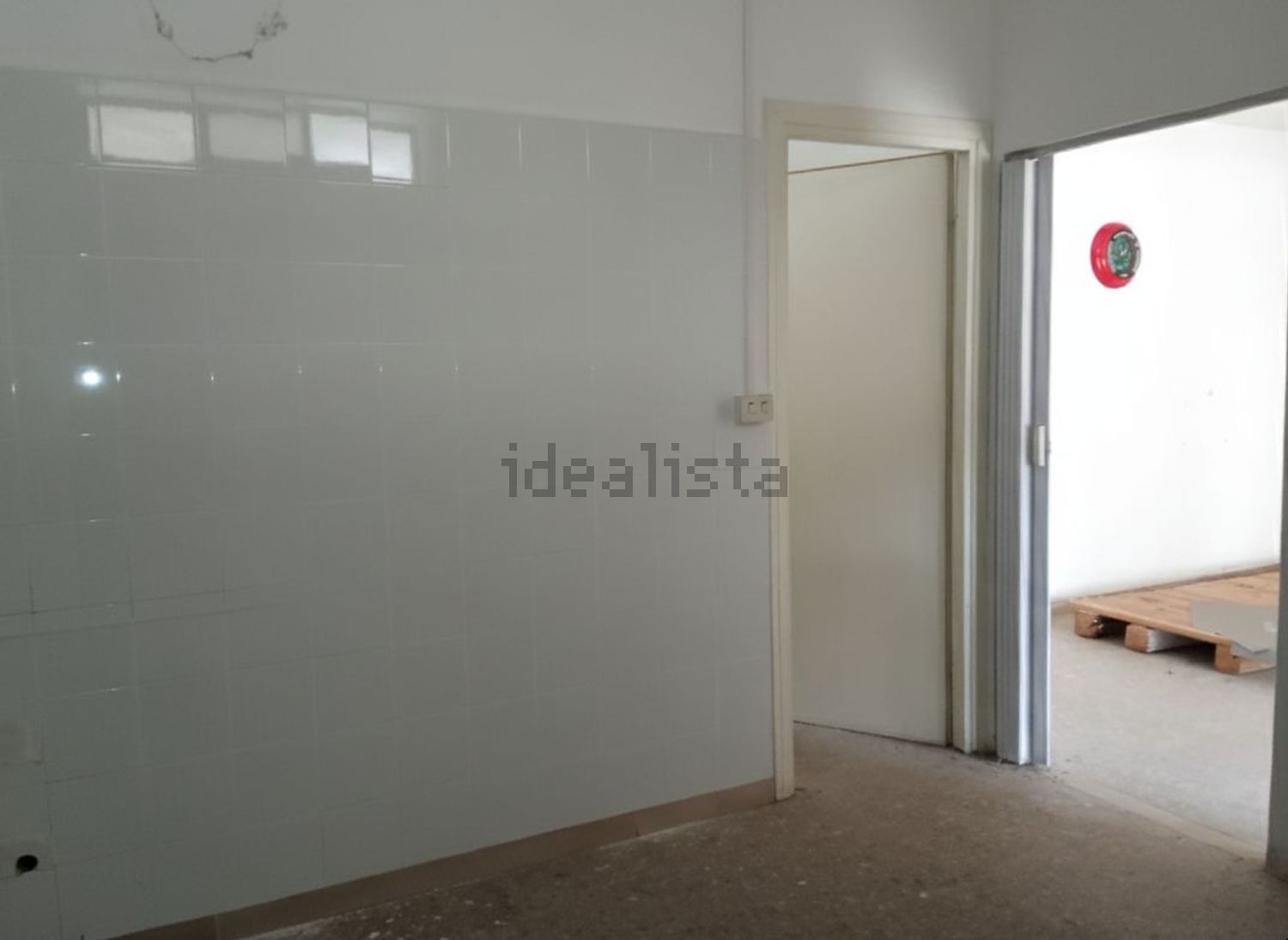 locale commerciale in vendita a Cisterna di Latina