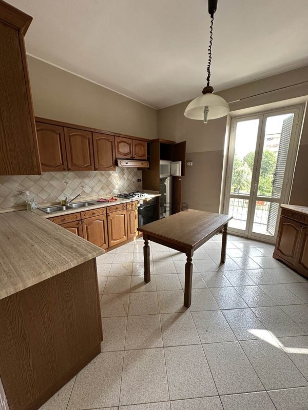 casa indipendente in vendita a Cisterna di Latina