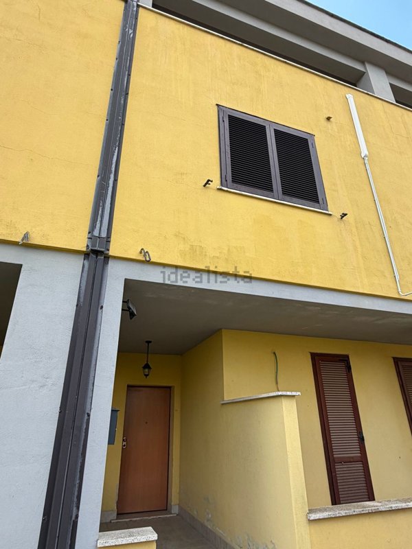 casa indipendente in vendita a Cisterna di Latina