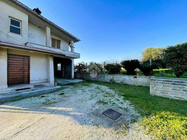 appartamento in vendita a Cisterna di Latina in zona Le Castella