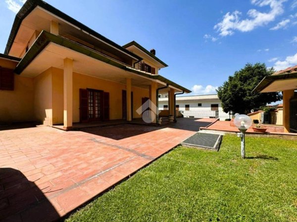 casa indipendente in vendita a Cisterna di Latina