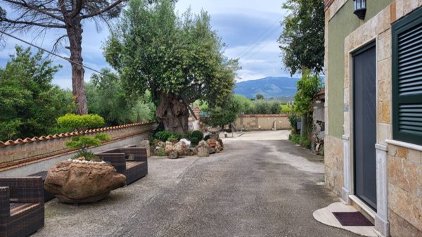 appartamento in vendita a Cisterna di Latina in zona Castel Ginnetti