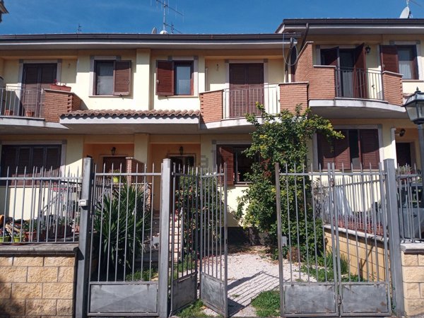 casa indipendente in vendita a Cisterna di Latina