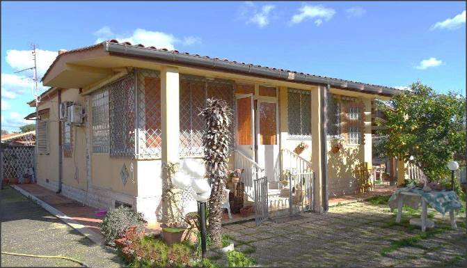 villa in vendita a Cisterna di Latina in zona Castelverde