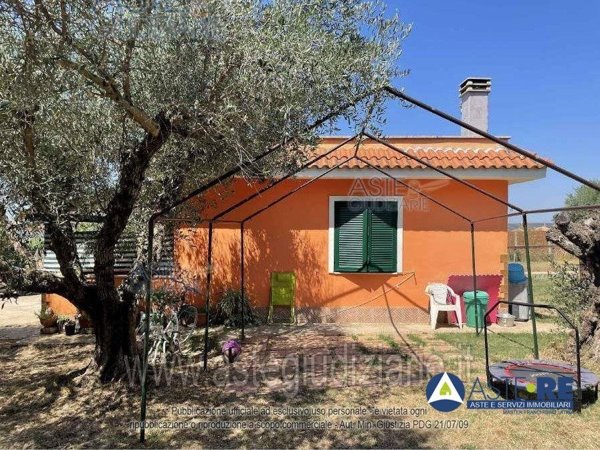 casa indipendente in vendita a Cisterna di Latina in zona Olmobello