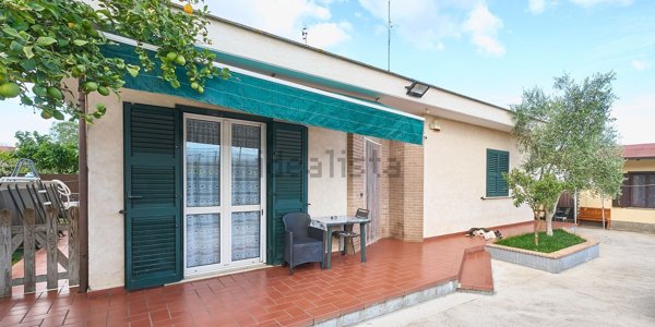 casa indipendente in vendita a Cisterna di Latina
