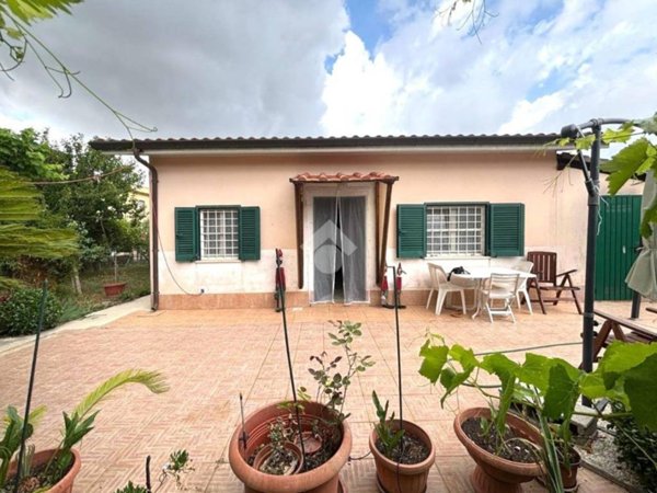 casa indipendente in vendita a Cisterna di Latina