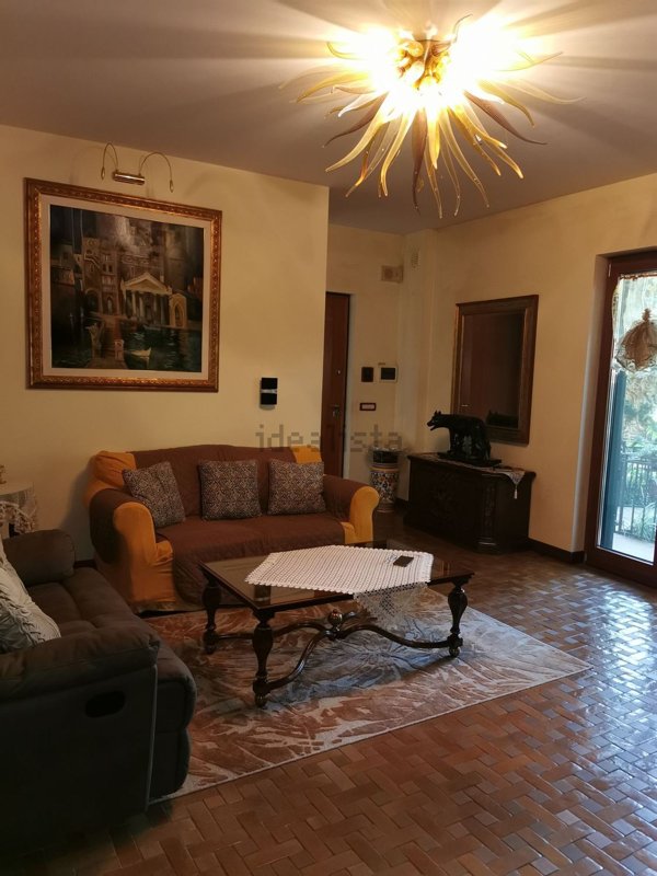 casa indipendente in vendita a Cisterna di Latina