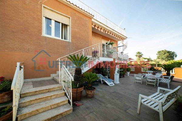 casa indipendente in vendita a Cisterna di Latina