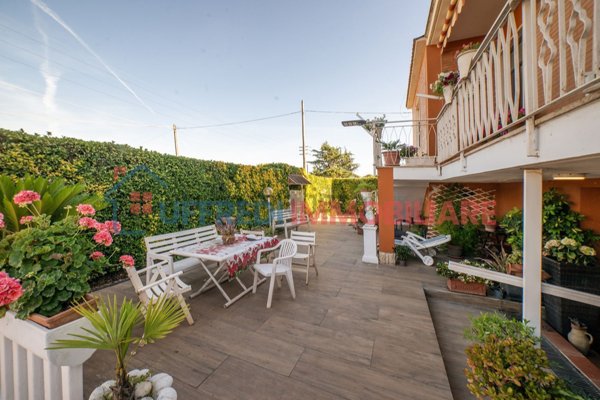 casa indipendente in vendita a Cisterna di Latina