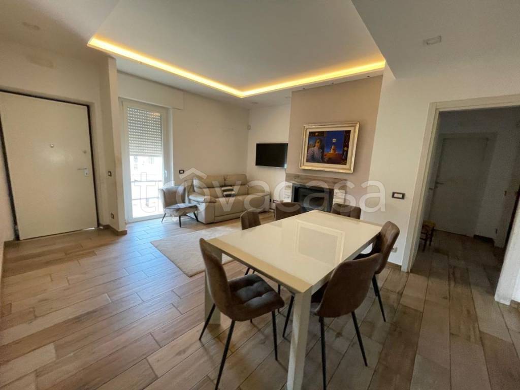 appartamento in vendita a Cisterna di Latina in zona Borgo Flora