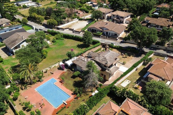 casa indipendente in vendita a Cisterna di Latina