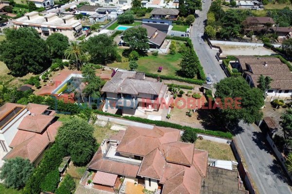 casa indipendente in vendita a Cisterna di Latina