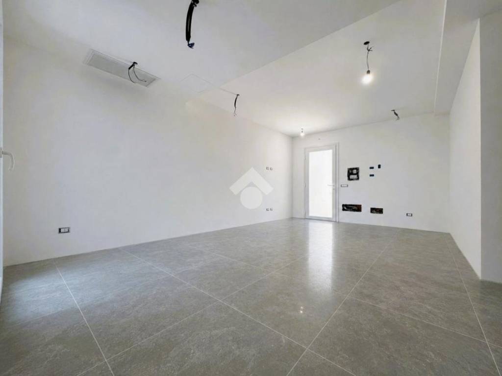 casa indipendente in vendita a Cisterna di Latina