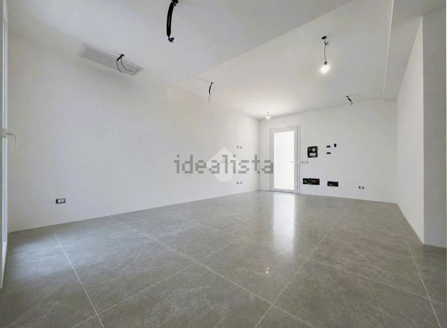 casa indipendente in vendita a Cisterna di Latina