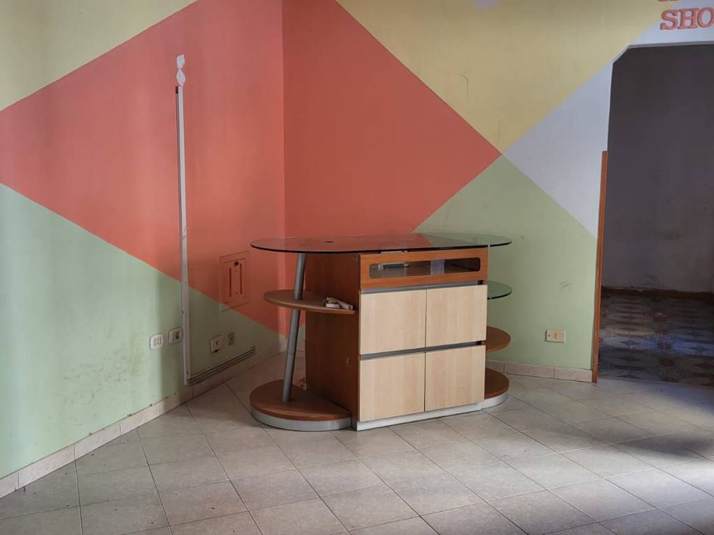 negozio in vendita a Cisterna di Latina
