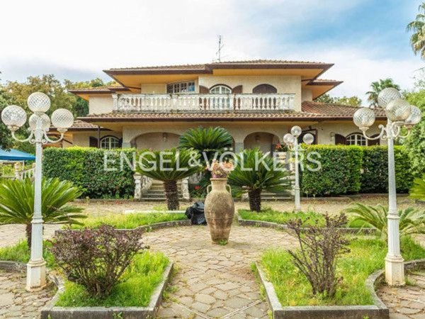 casa indipendente in vendita a Cisterna di Latina