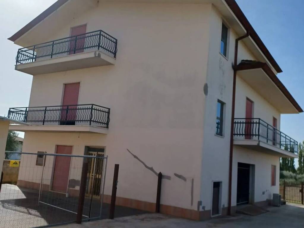 casa indipendente in vendita a Cisterna di Latina in zona Olmobello