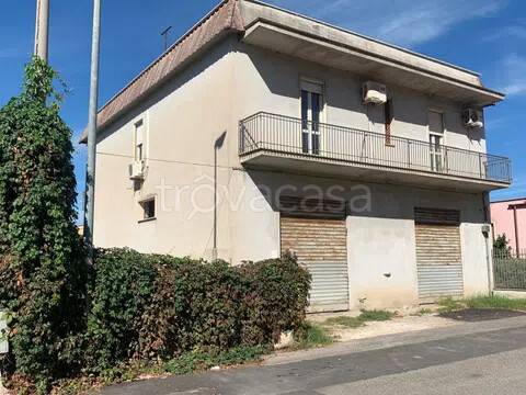 casa indipendente in vendita a Cisterna di Latina