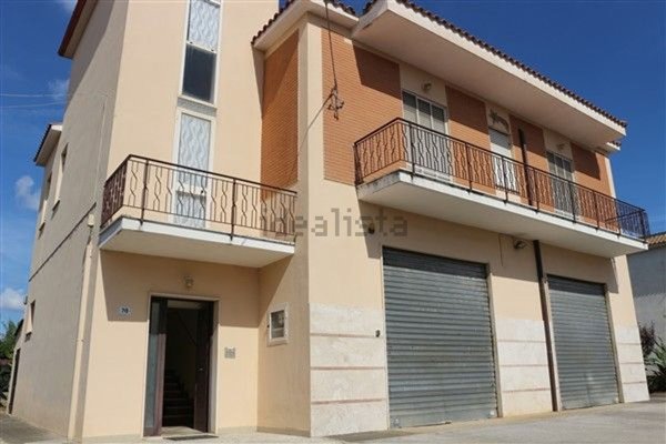 casa indipendente in vendita a Cisterna di Latina in zona Borgo Flora