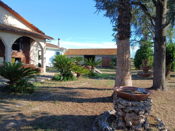 casa indipendente in vendita a Cisterna di Latina in zona Olmobello