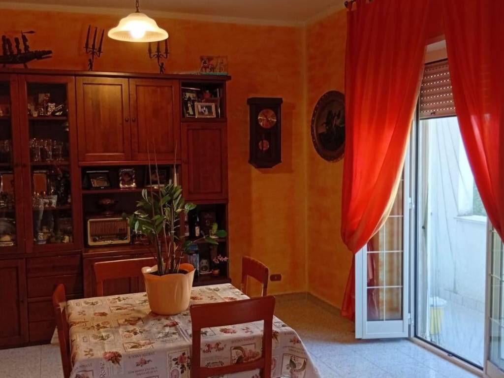 casa indipendente in vendita a Cisterna di Latina