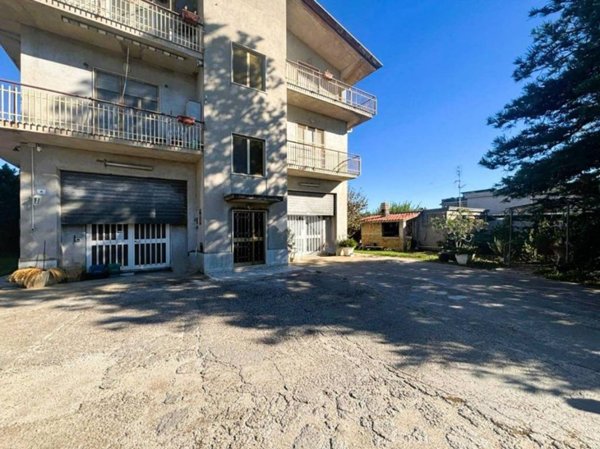 casa indipendente in vendita a Cisterna di Latina