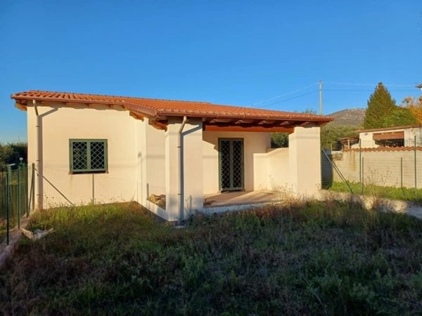 casa indipendente in vendita a Cori in zona Giulianello