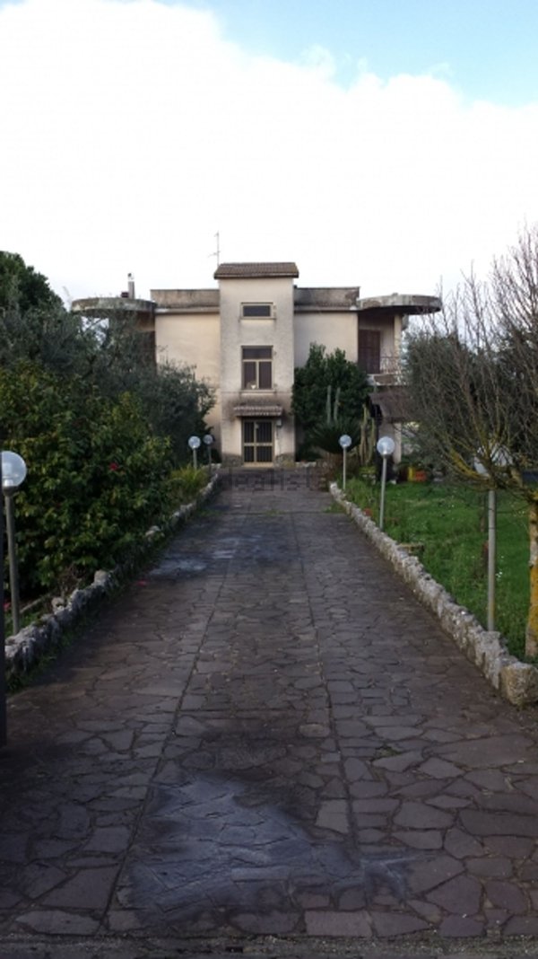 casa indipendente in vendita a Cori in zona Giulianello