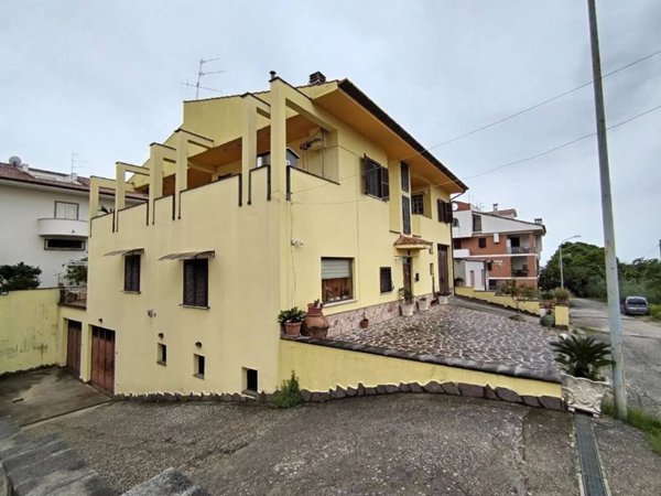 casa indipendente in vendita a Cori