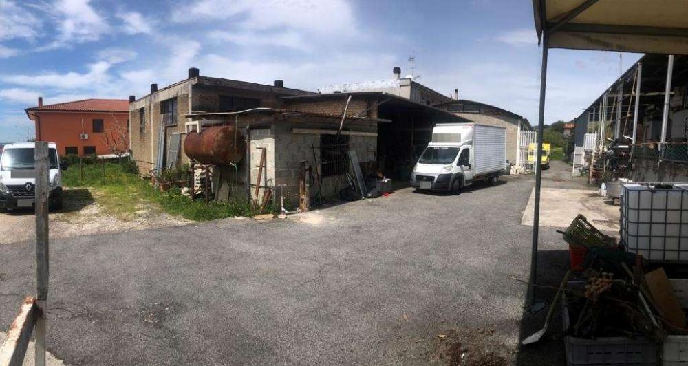 capannone in vendita a Cori