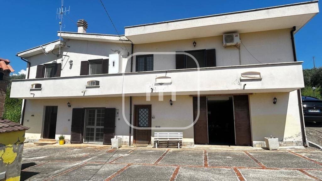 casa indipendente in vendita a Cori in zona Giulianello