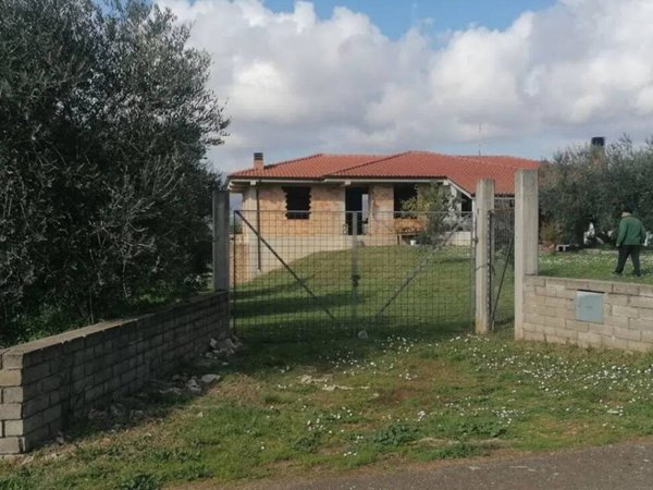 casa indipendente in vendita a Cori in zona Giulianello